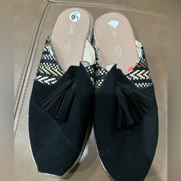Toms Shoes - Tom’s black suede mules with tassel nova slip